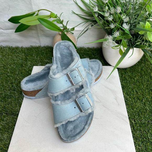 Birkenstock Arizona Shearling Sandal Light
Blue Suede Leather EU 40 US 9-9.5 new - Picture 2 of 8